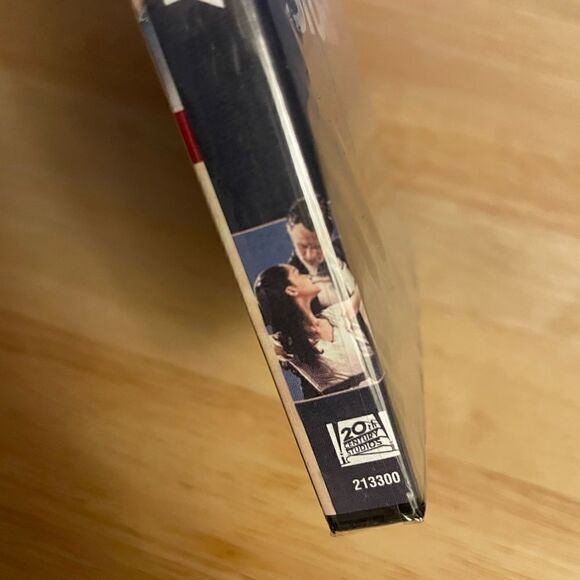 West Side Story Brand New DVD Directed by Steven Spielberg - Picture 10 of 13